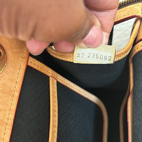 Beautiful vintage Dooney and Bourke - Picture 13 of 13